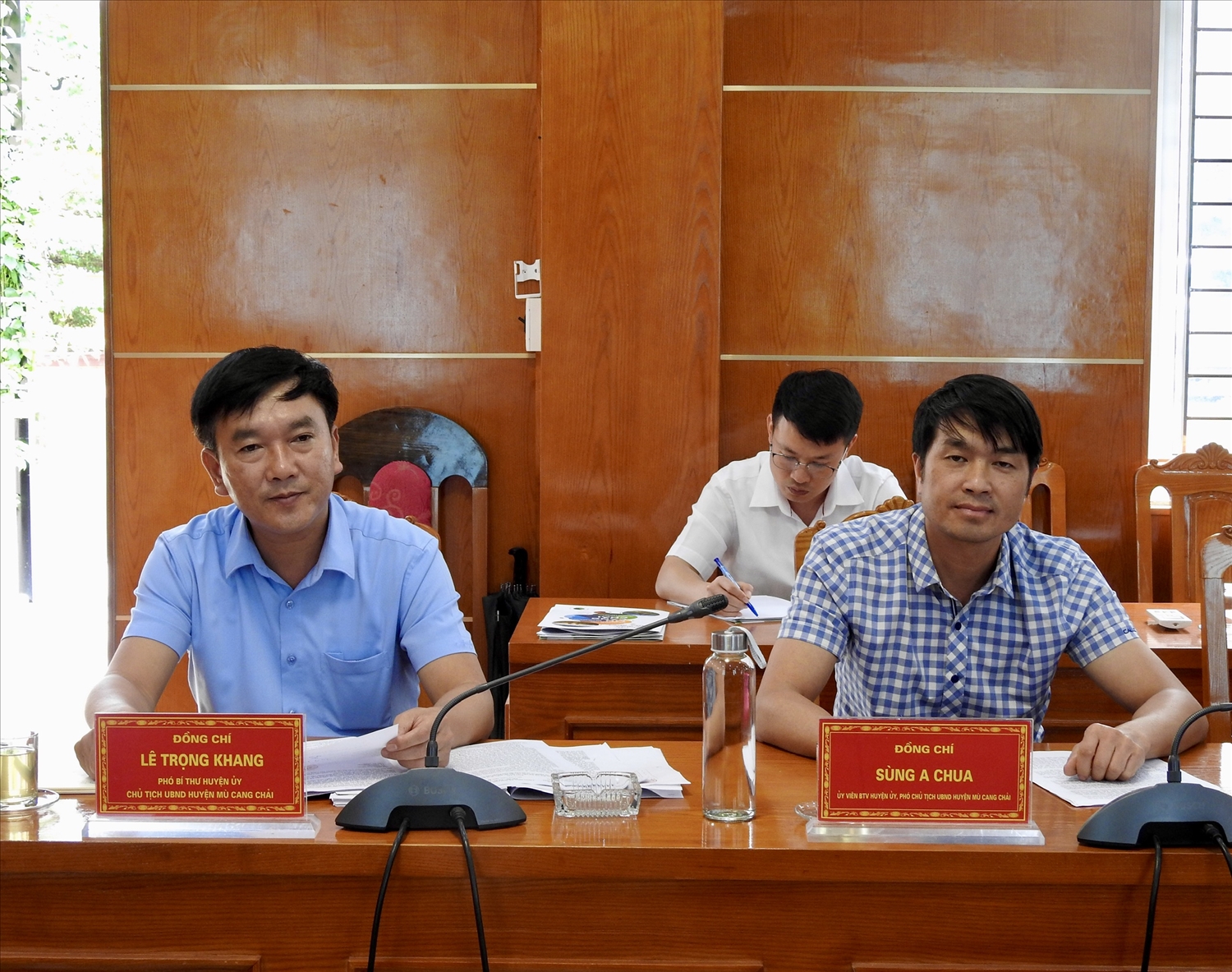 Lãnh đạo UBND huyện Mù Căng Chải tham gia buổi làm việc Lãnh đạo UBND huyện Mù Căng Chải tham gia buổi làm việc
