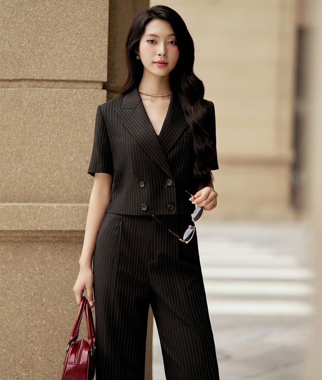 Gửi đến nàng những thiết kế kinh điển, ai diện lên cũng đẹp ngút ngàn- Ảnh 6. Gửi đến nàng những thiết kế kinh điển, ai diện lên cũng đẹp ngút ngàn- Ảnh 6.