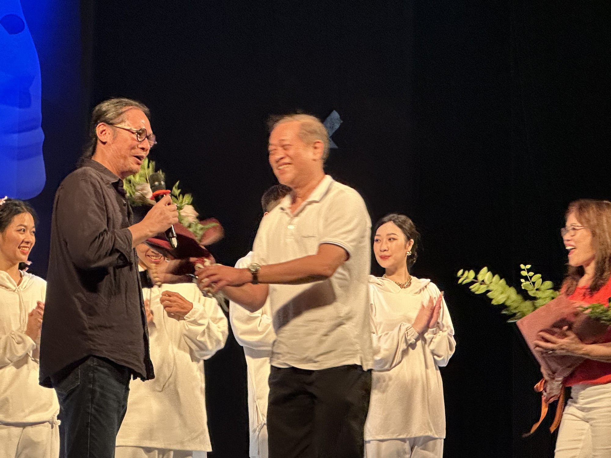 Khán giả thích “Búp bê” của Trần Lực - Ảnh 5. Khán giả thích “Búp bê” của Trần Lực - Ảnh 5.