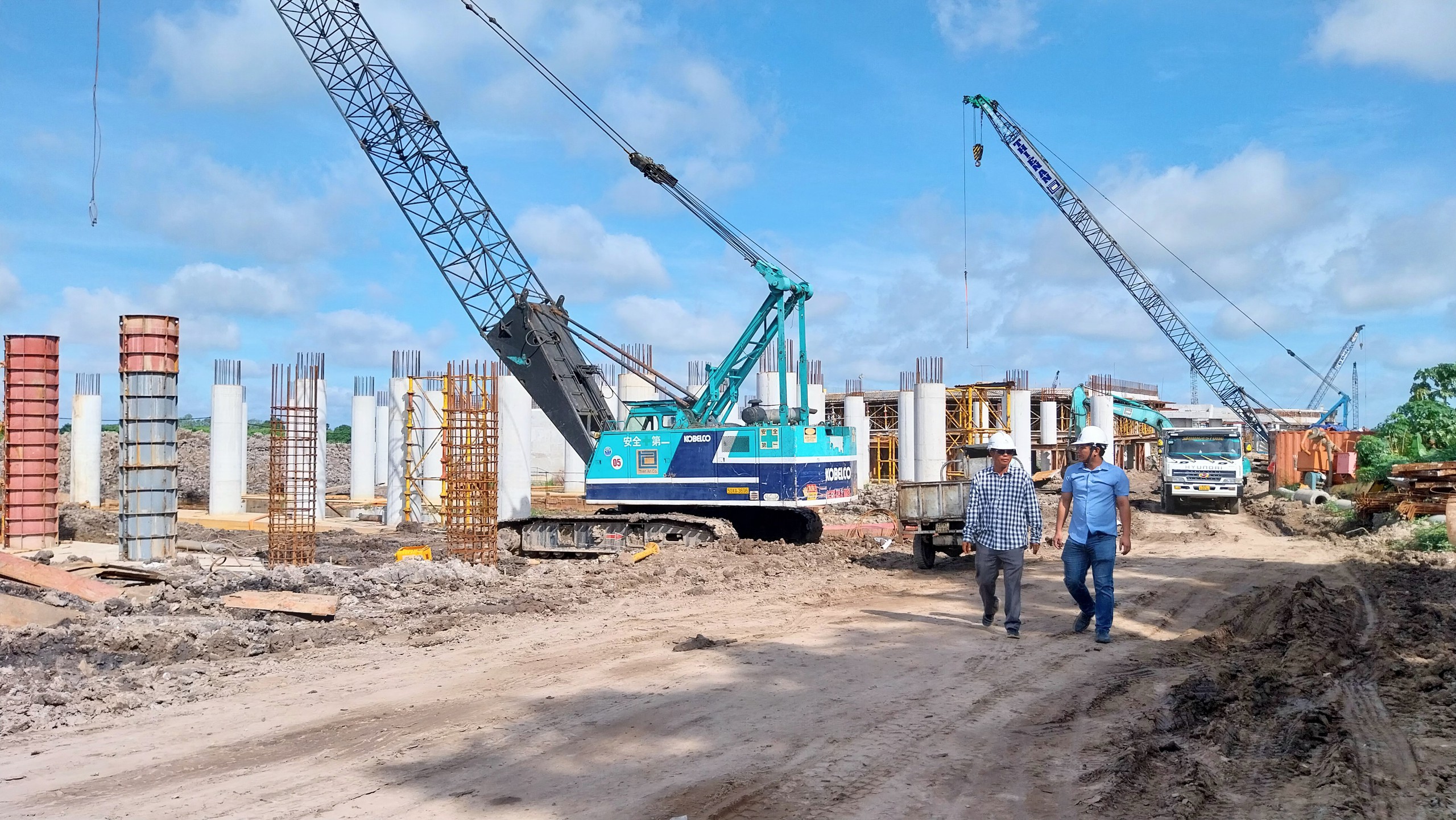 Có cát, tiến độ cao tốc Cao Lãnh - An Hữu tăng từng ngày- Ảnh 3. Có cát, tiến độ cao tốc Cao Lãnh - An Hữu tăng từng ngày- Ảnh 3.