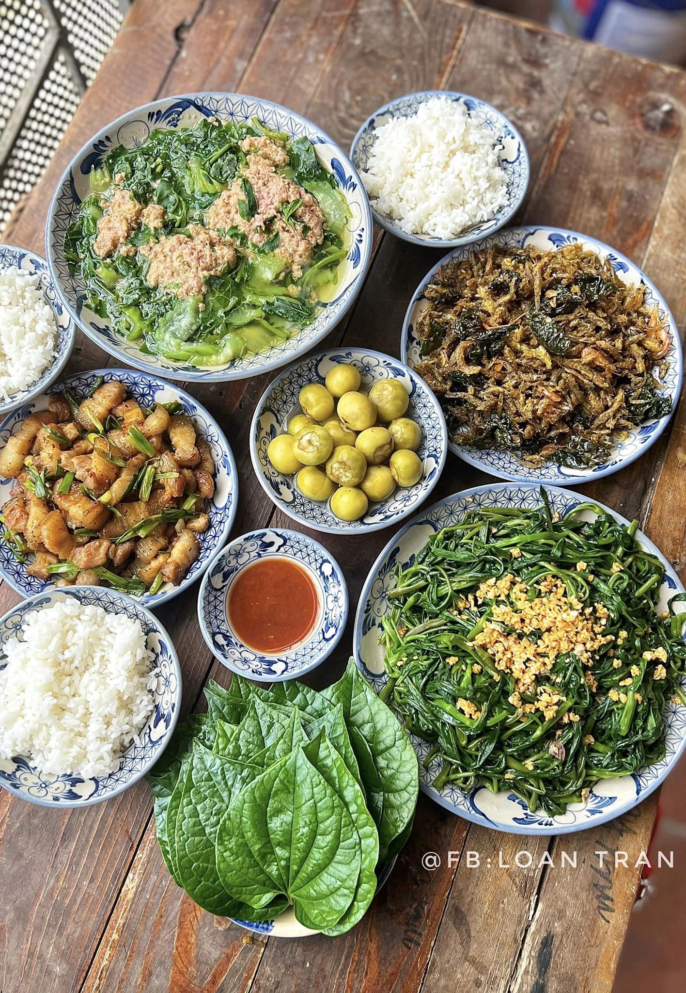 Gợi ý những mâm cơm gia đình miền Bắc ngon, đẹp mắt khiến ai ăn một lần là 'nhớ suốt đời'- Ảnh 3. Mâm cơm gia đình