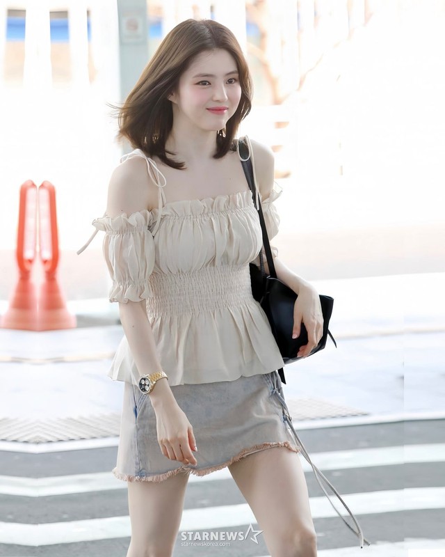 Han So Hee khiến khán giả mê mệt từ kiểu tóc đến gu ăn mặc- Ảnh 9. Han So Hee khiến khán giả mê mệt từ kiểu tóc đến gu ăn mặc- Ảnh 9.
