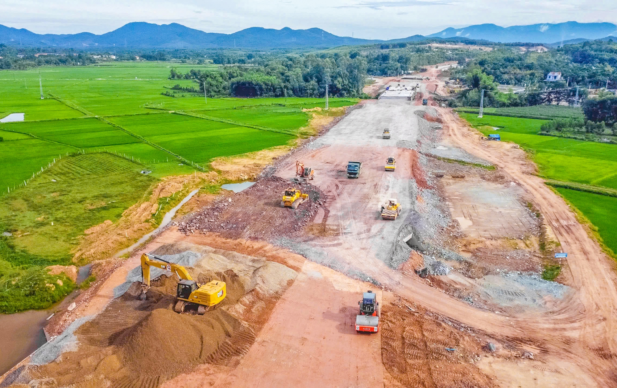 3.000km cao tốc và mệnh lệnh từ trái tim- Ảnh 3. 3.000km cao tốc và mệnh lệnh từ trái tim- Ảnh 3.
