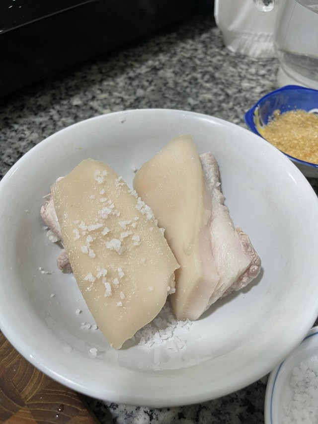 Làm thịt ba chỉ theo công thức mới toanh nhưng cực kỳ thơm ngon- Ảnh 4. Làm thịt ba chỉ theo công thức mới toanh nhưng cực kỳ thơm ngon- Ảnh 4.