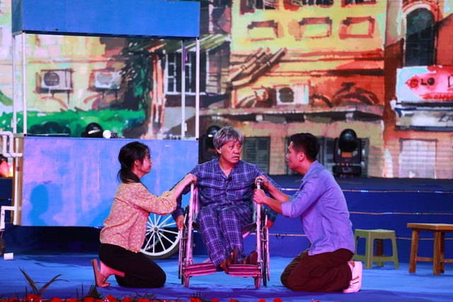 Gửi gắm lòng tri ân của những người con qua Chương trình nghệ thuật “Ơn nghĩa sinh thành 2024” - Ảnh 3. Gửi gắm lòng tri ân của những người con qua Chương trình nghệ thuật “Ơn nghĩa sinh thành 2024” - Ảnh 3.