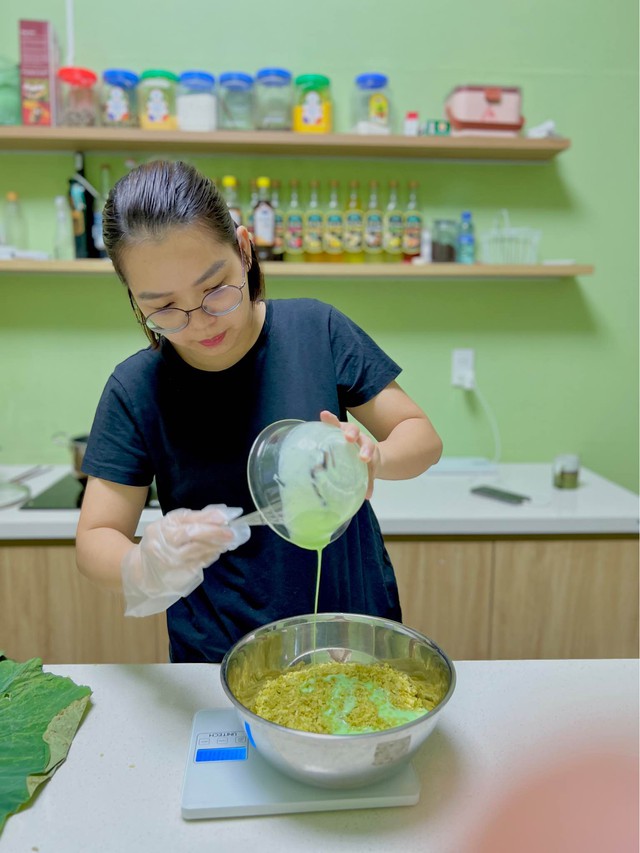 Cách làm xôi cốm sen dừa thơm phức chuẩn món quà thu Hà Nội- Ảnh 10. Cách làm xôi cốm sen dừa thơm phức chuẩn món quà thu Hà Nội- Ảnh 10.