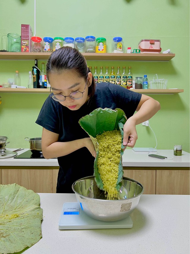 Cách làm xôi cốm sen dừa thơm phức chuẩn món quà thu Hà Nội- Ảnh 9. Cách làm xôi cốm sen dừa thơm phức chuẩn món quà thu Hà Nội- Ảnh 9.