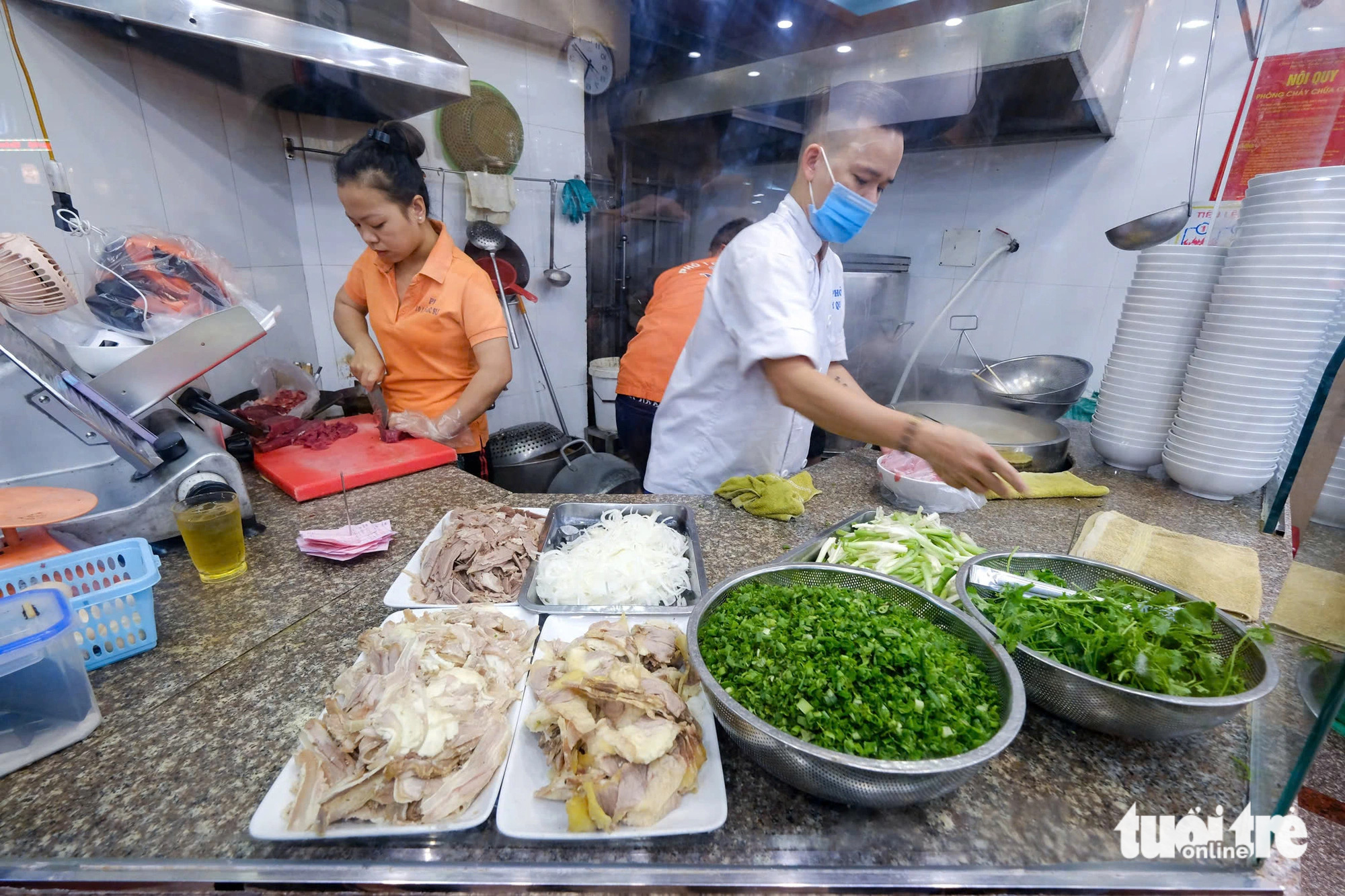 Để di sản phở không là cái mác cho đẹp- Ảnh 11. Nghề phở Hà Nội và phở Nam Định vừa có tên trong danh sách Di sản văn hóa phi vật thể quốc gia - Ảnh: NAM TRẦN