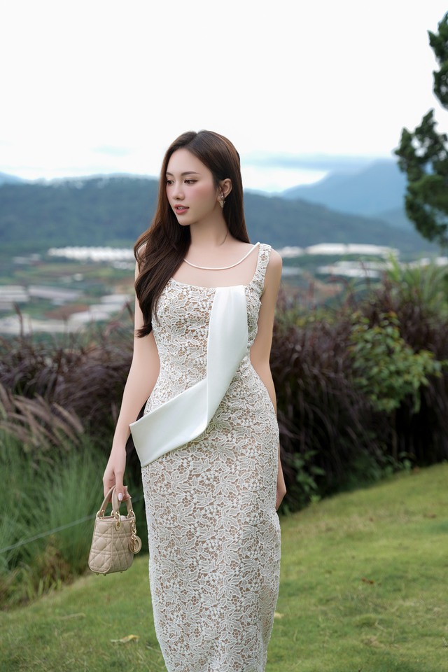 Định nghĩa hình ảnh quý cô sang trọng với thời trang vải ren- Ảnh 2. Định nghĩa hình ảnh quý cô sang trọng với thời trang vải ren- Ảnh 2.