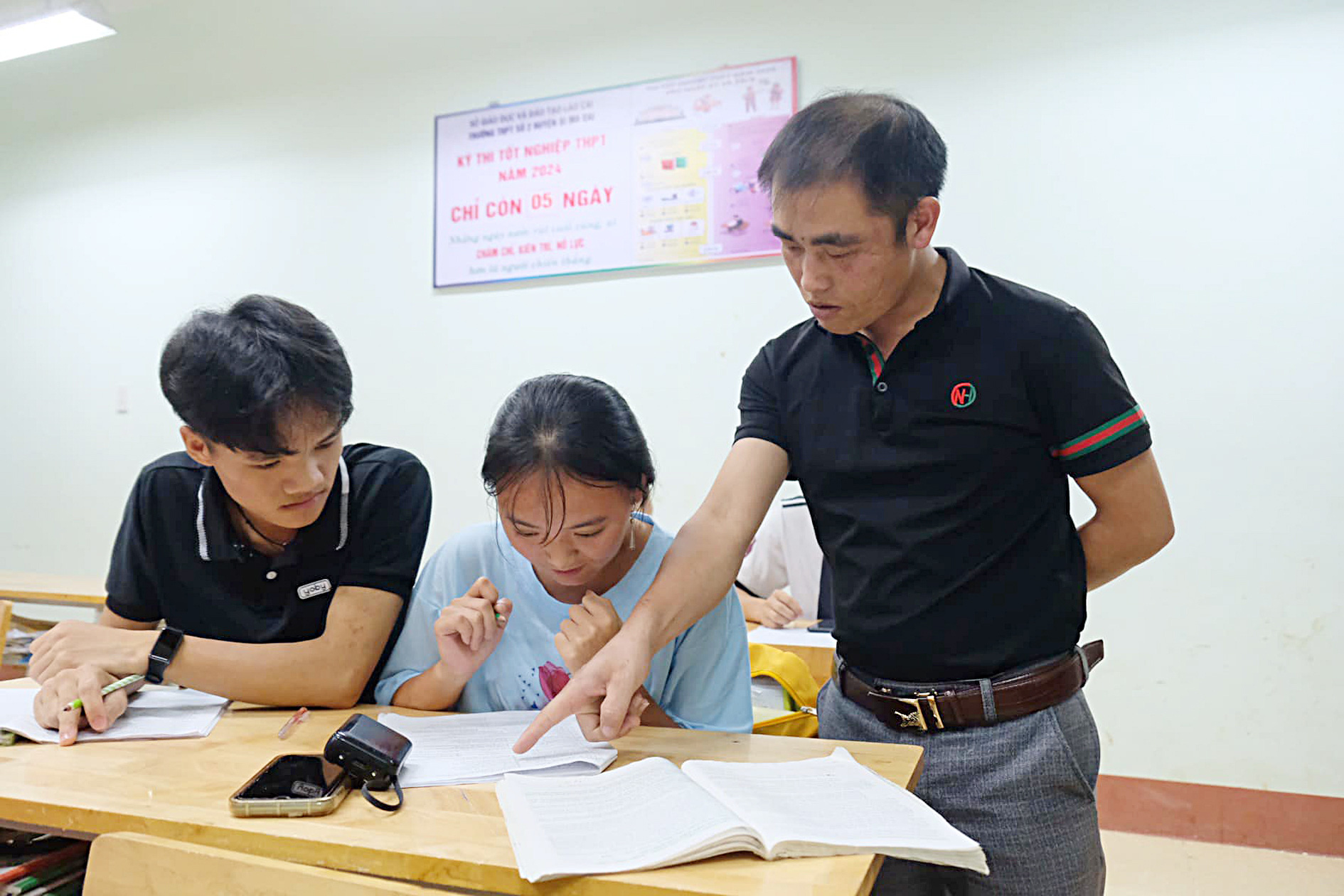Lương nhà giáo bao giờ đủ ổn để 'vực được đạo'?- Ảnh 2. Lương nhà giáo bao giờ đủ ổn để 'vực được đạo'?- Ảnh 2.