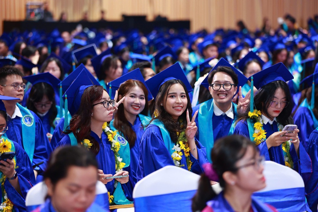 Sinh viên có điểm tốt nghiệp cao nhất lịch sử hơn 40 năm của trường - 3 Sinh viên có điểm tốt nghiệp cao nhất lịch sử hơn 40 năm của trường - 3