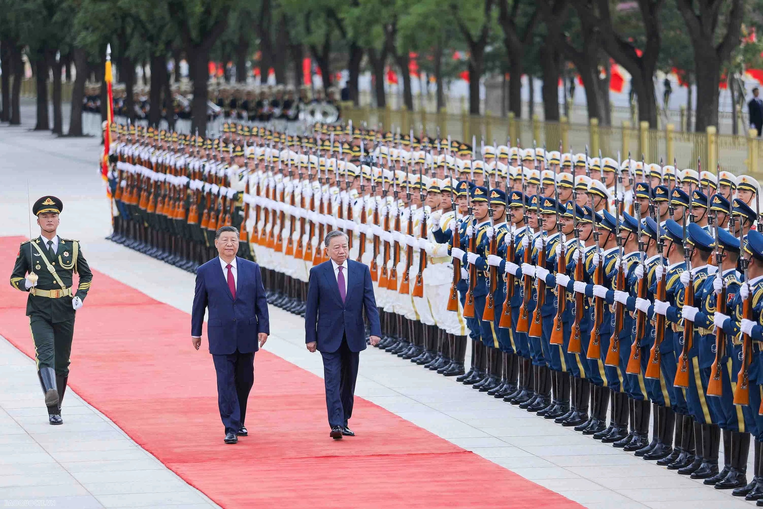 Trung Quốc bắn 21 phát đại bác, chào mừng Tổng Bí thư, Chủ tịch nước Tô Lâm và phu nhân- Ảnh 2. Trung Quốc bắn 21 phát đại bác, chào mừng Tổng Bí thư, Chủ tịch nước Tô Lâm và phu nhân- Ảnh 2.