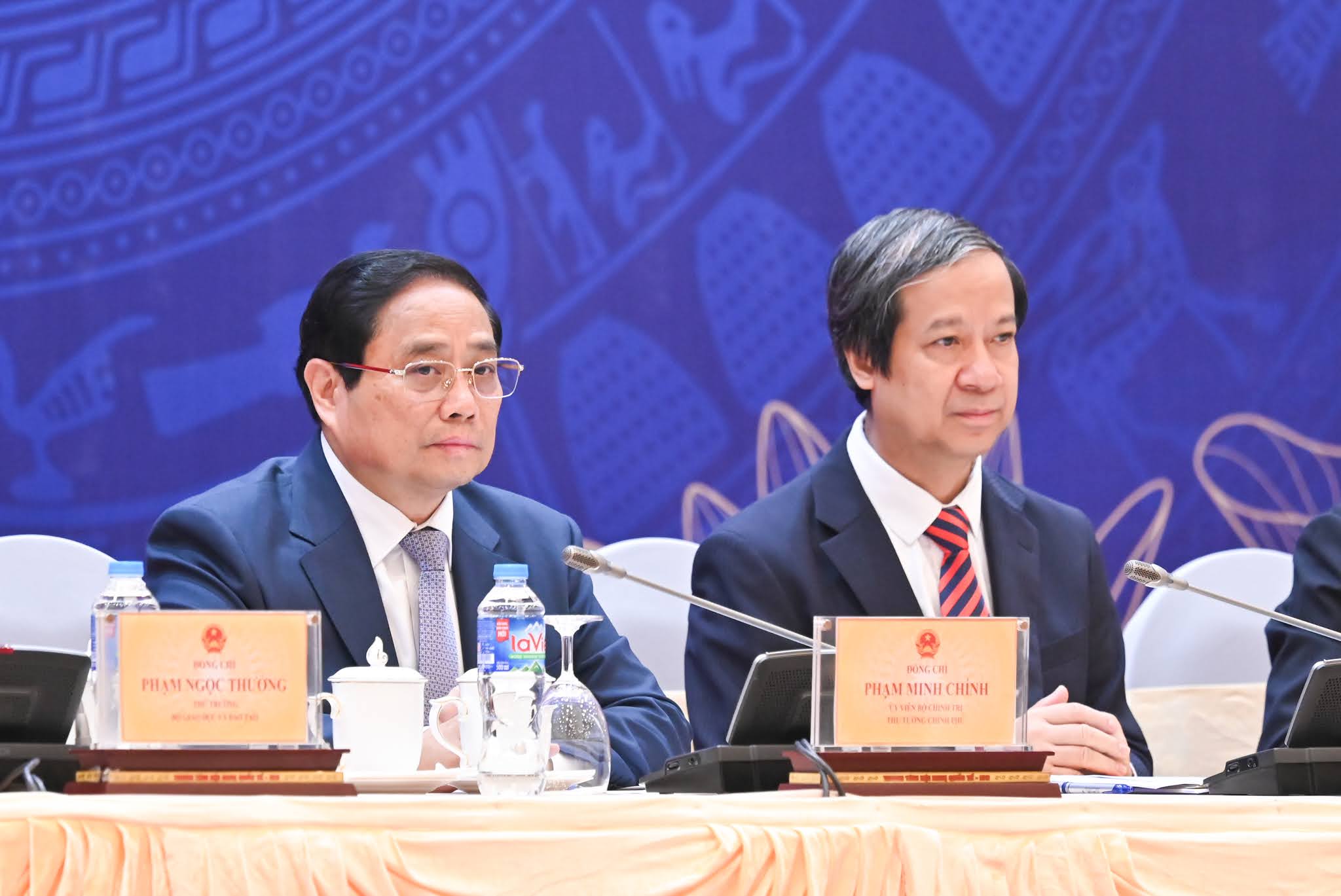 Triển khai nhanh kết luận của Bộ Chính trị 'lương nhà giáo được ưu tiên cao nhất'- Ảnh 2. Triển khai nhanh kết luận của Bộ Chính trị 'lương nhà giáo được ưu tiên cao nhất'- Ảnh 2.