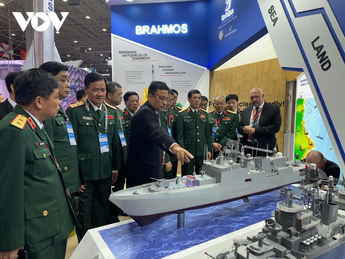 Đại tướng phan văn giang dự diễn đàn kỹ thuật quân sự quốc tế army-2024 tại nga hình ảnh 3 Dai tuong phan van giang du dien dan ky thuat quan su quoc te army-2024 tai nga hinh anh 3