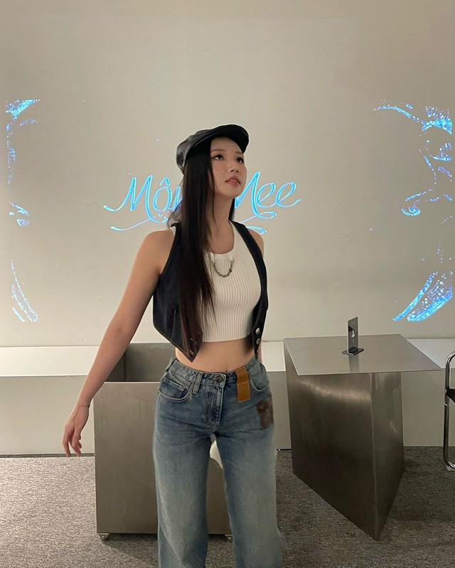 Xu hướng denim on denim khuấy đảo những ngày đầu thu năm nay- Ảnh 8. Xu hướng denim on denim khuấy đảo những ngày đầu thu năm nay- Ảnh 8.