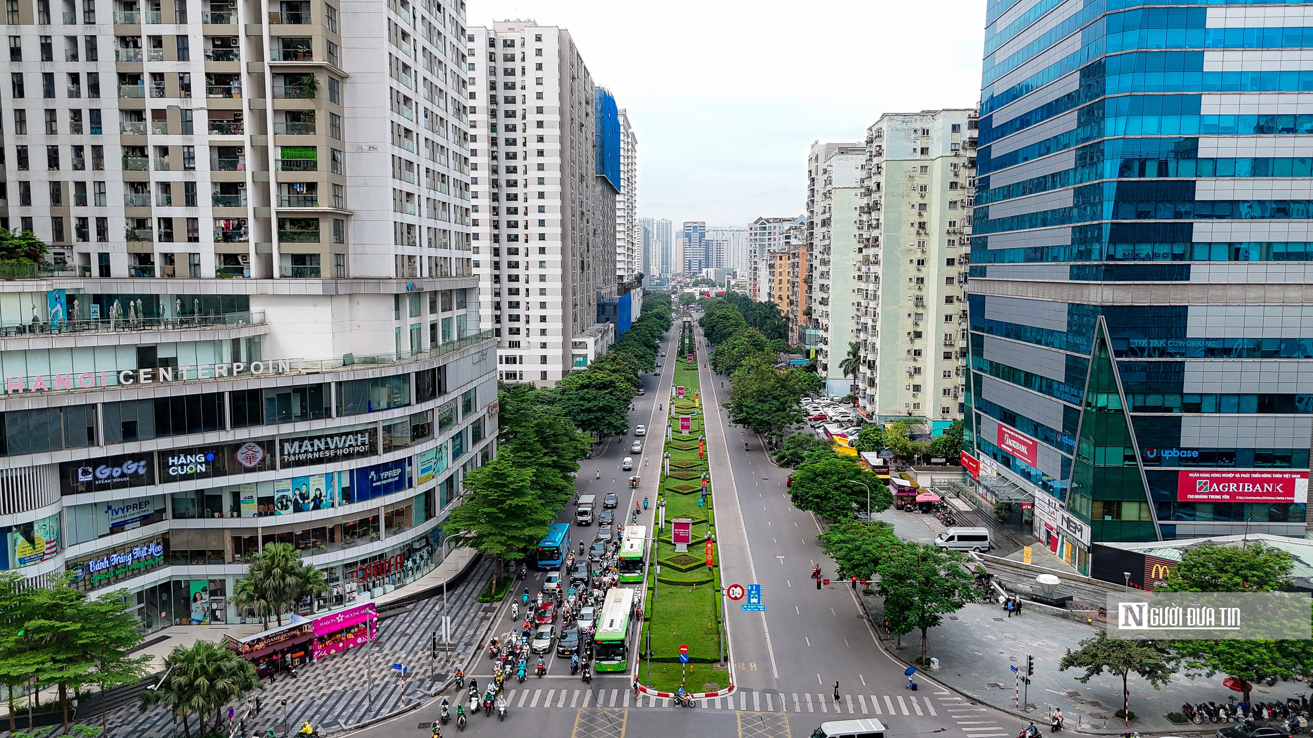 Điểm mặt các tuyến đường ở Hà Nội sắp bị xén vỉa hè, dải phân cách- Ảnh 6. Điểm mặt các tuyến đường ở Hà Nội sắp bị xén vỉa hè, dải phân cách- Ảnh 6.