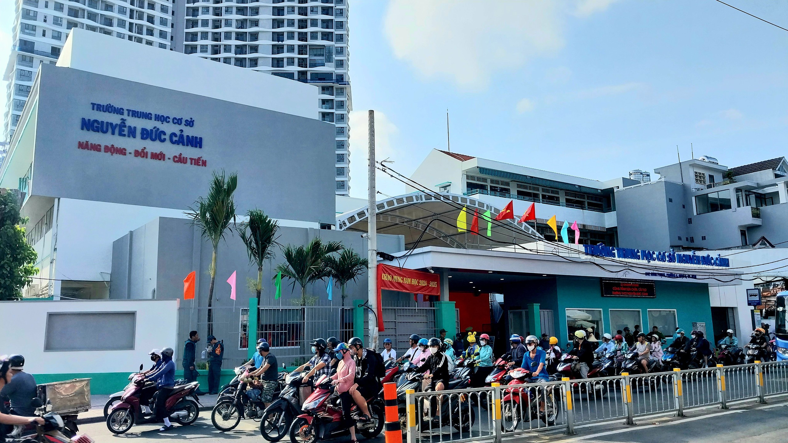 Một trường THCS tại TP.HCM được cải tạo, hiện đại khang trang- Ảnh 4. Một trường THCS tại TP.HCM được cải tạo, hiện đại khang trang- Ảnh 4.
