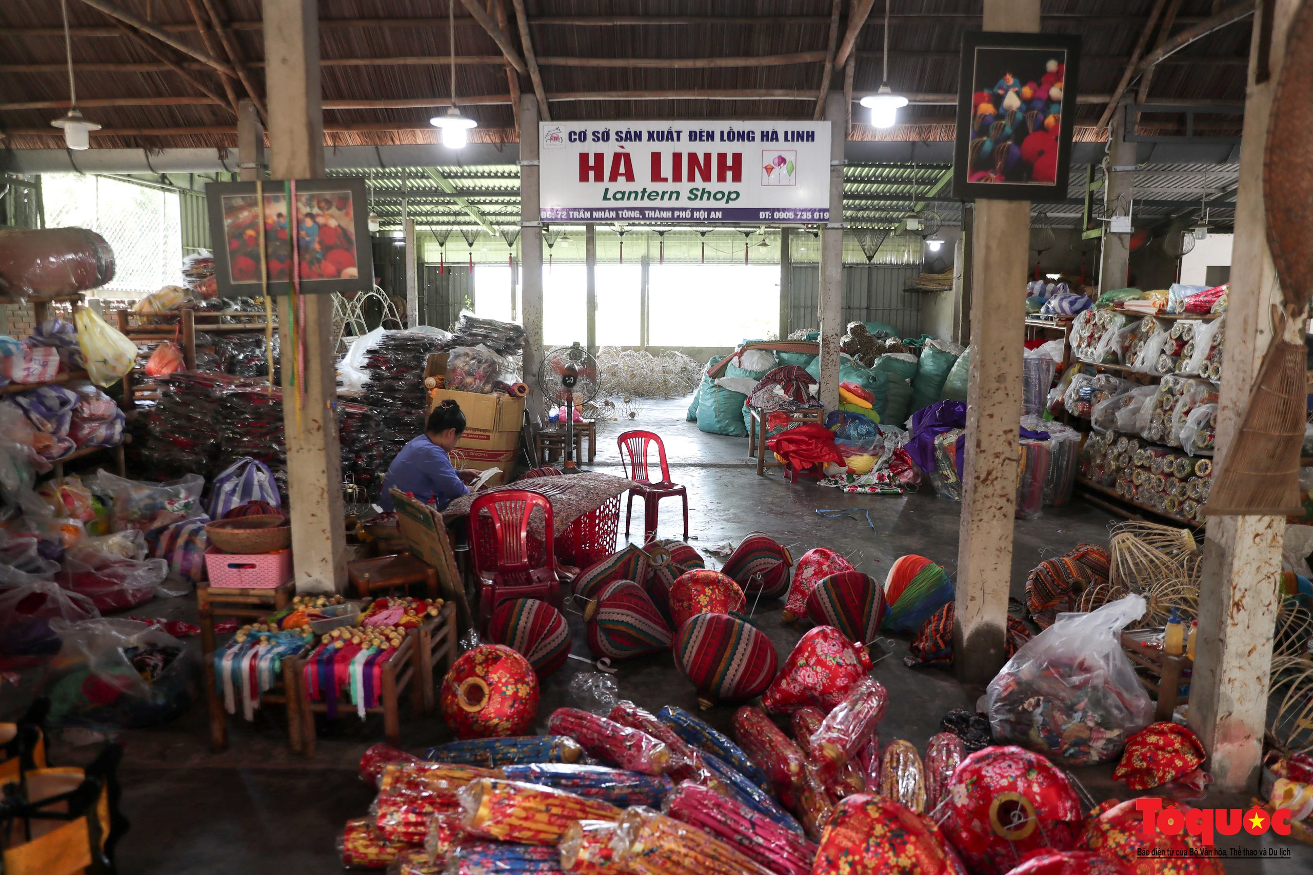 Làng nghề lồng đèn hơn 400 năm tuổi ở Hội An tất bật vào vụ Trung thu - Ảnh 2. Làng nghề lồng đèn hơn 400 năm tuổi ở Hội An tất bật vào vụ Trung thu - Ảnh 2.