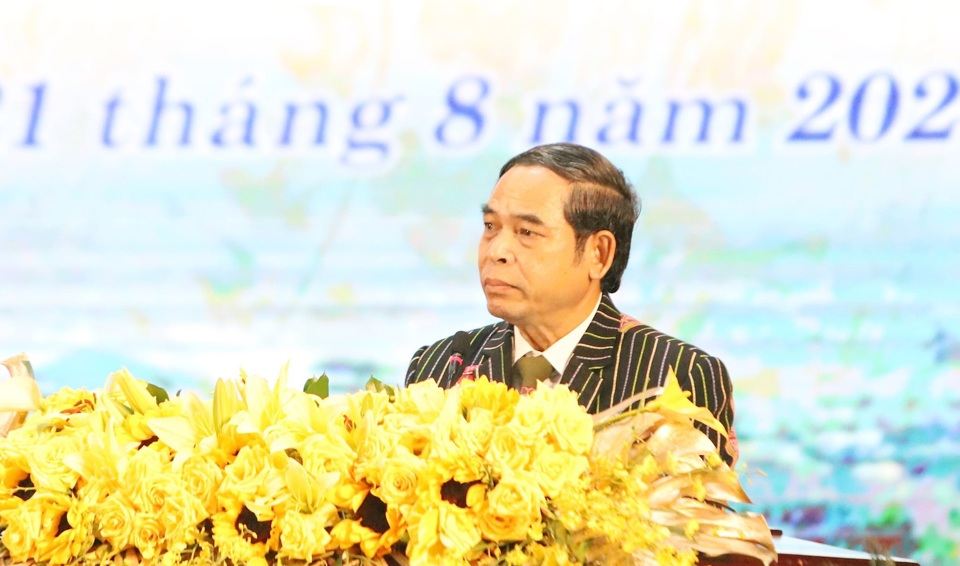 Đồng chí Điểu Xuân Hùng, UVBTV Tỉnh ủy, Chủ tịch Ủy ban MTTQ Việt Nam tỉnh khóa IV phát biểu khai mạc Đại hội.