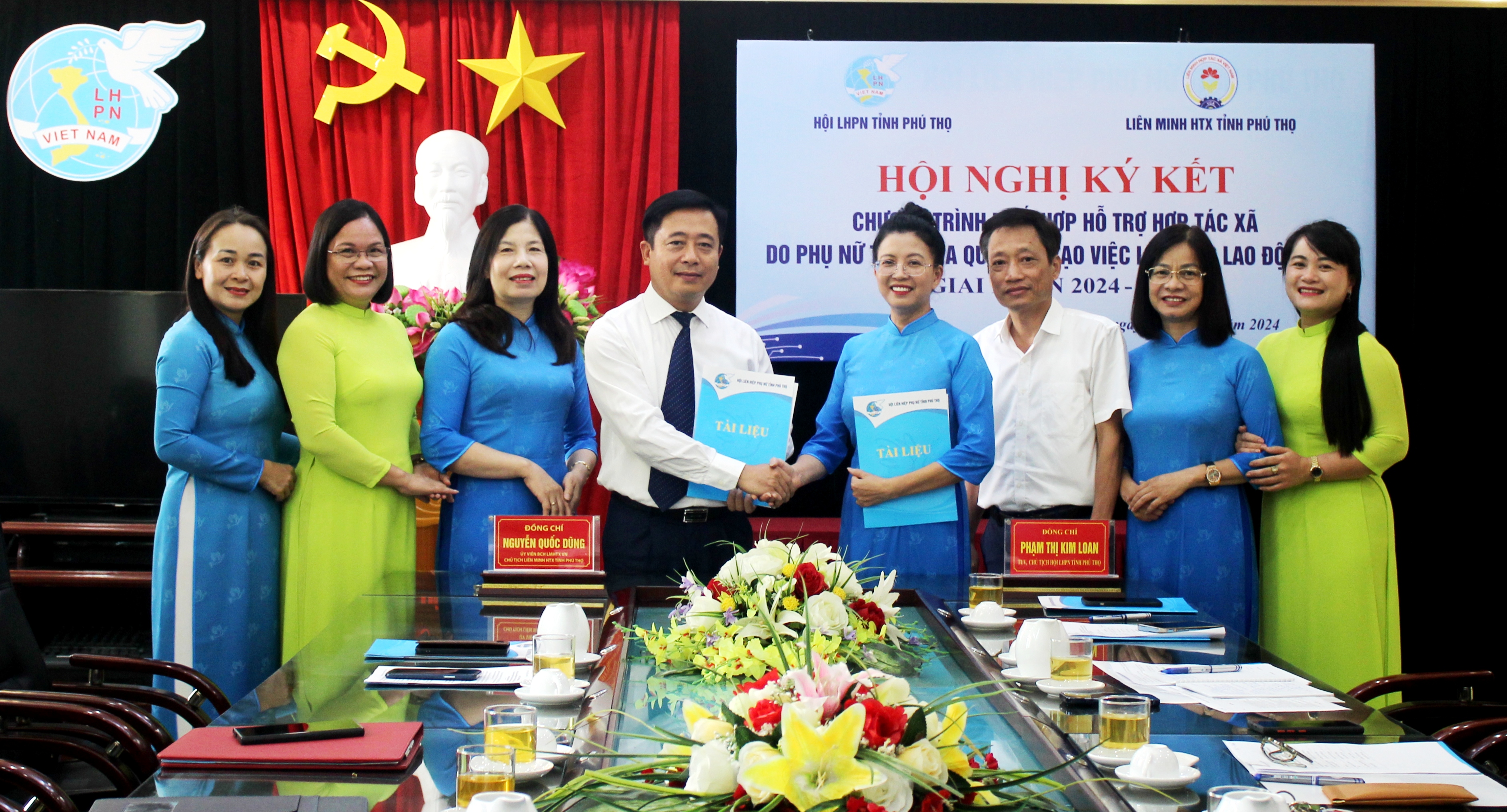 Ký kết phối hợp giữa Hội LHPN tỉnh và Liên minh Hợp tác xã tỉnh Phú Thọ- Ảnh 2. Ký kết phối hợp giữa Hội LHPN tỉnh và Liên minh Hợp tác xã tỉnh Phú Thọ- Ảnh 2.
