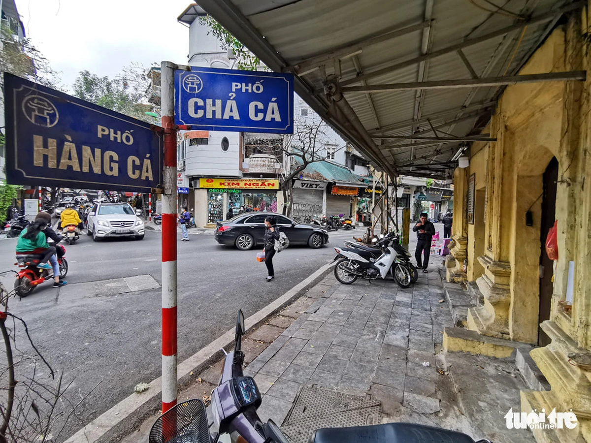 Chả cá Lã Vọng: Báo quốc tế đánh giá là không ăn không về - Ảnh 2. Báo Úc nói chả cá Lã Vọng là món không thể không ăn khi đến Việt Nam - Ảnh 2.