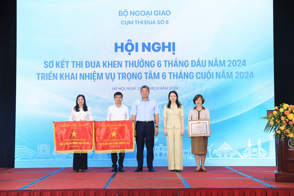 Hội nghị sơ kết công tác thi đua, khen thưởng 6 tháng đầu năm; triển khai nhiệm vụ trọng tâm 6 tháng cuối năm 2024 của Cụm Thi đua số II, Bộ Ngoại giao.