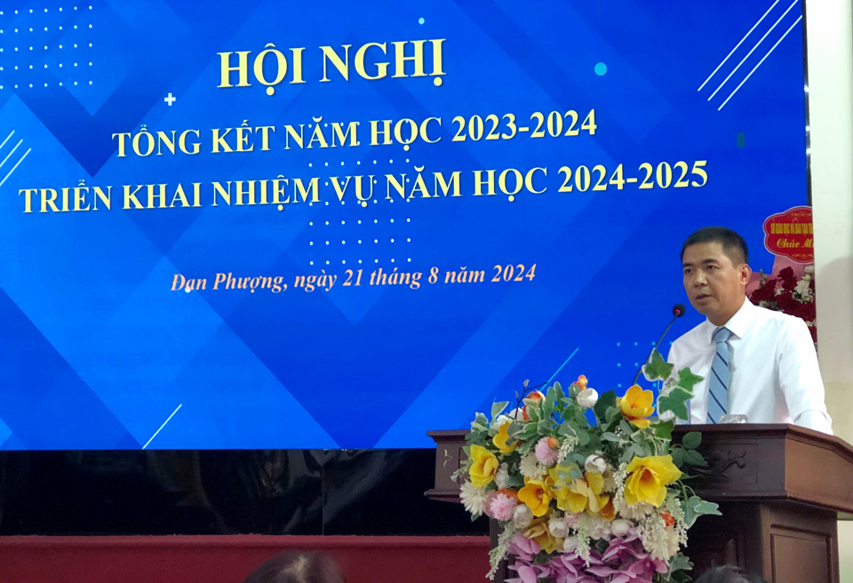 Chủ tịch UBND huyện Đan Phượng Nguyễn Văn Đức phát biểu tại hội nghị.
