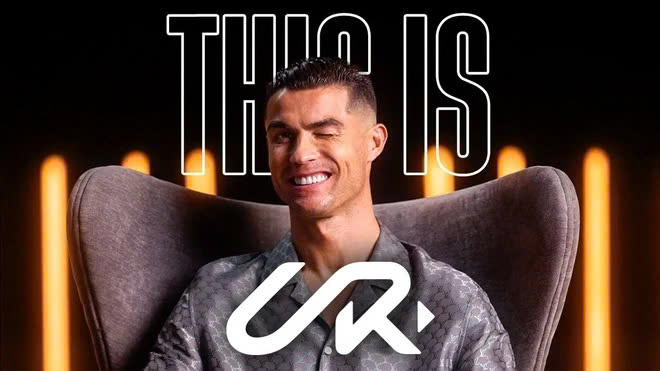 Ronaldo gây sốt khi mở kênh YouTube mới, lập kỷ lục chưa từng có trong lịch sử- Ảnh 3. Ronaldo gây sốt khi mở kênh YouTube mới, lập kỷ lục chưa từng có trong lịch sử- Ảnh 3.