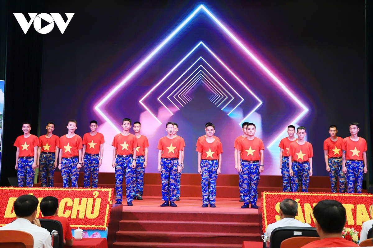 Đoàn công tác vov giao lưu với cán bộ, chiến sĩ vùng 3 hải quân hình ảnh 13 Doan cong tac vov giao luu voi can bo, chien si vung 3 hai quan hinh anh 13