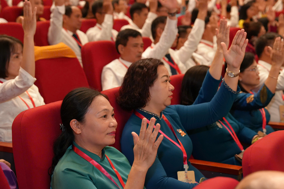Các đại biểu nhất trí hiệp thương cử nhân sự Ủy ban MTTQ Việt Nam TP Hà Nội khóa XVIII, nhiệm kỳ 2024-2029