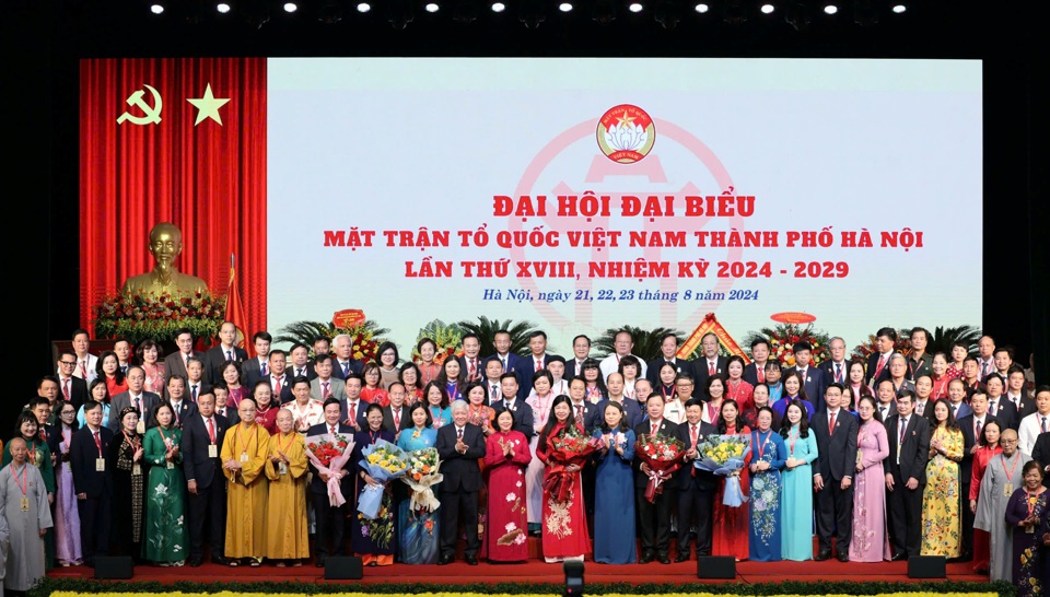 Lãnh đạo Trung ương và lãnh đạo TP Hà Nội chúc mừng 145 vị vừa được Đại hội hiệp thương cử tham gia Ủy ban Mặt trận Tổ quốc Việt Nam TP Hà Nội khóa XVIII, nhiệm kỳ 2024-2029