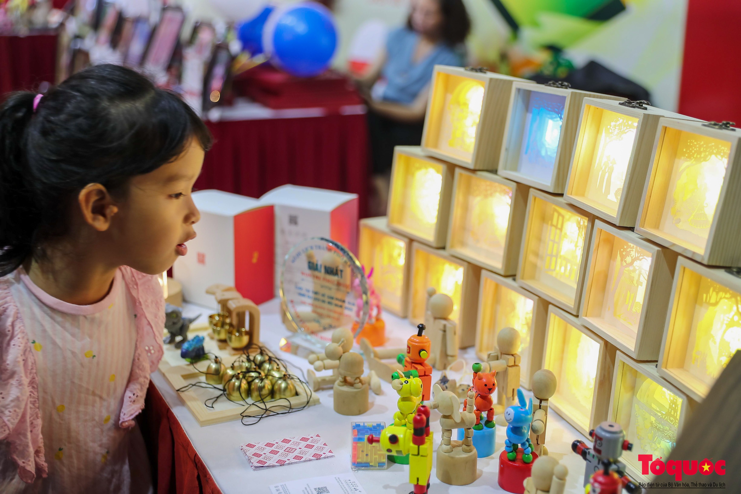Ấn tượng Lễ hội quà tặng du lịch Hà Nội 2024 - Ảnh 12. Ấn tượng Lễ hội quà tặng du lịch Hà Nội 2024 - Ảnh 12.