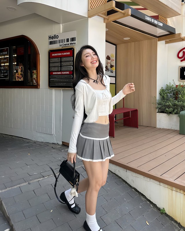 Từ cá tính đến nữ tính, váy tennis đáp ứng mọi phong cách mùa thu của bạn- Ảnh 3. Từ cá tính đến nữ tính, váy tennis đáp ứng mọi phong cách mùa thu của bạn- Ảnh 3.