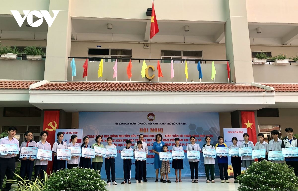 học bổng nguyễn hữu thọ cùng sinh viên, học sinh nghèo vượt khó hình ảnh 2 hoc bong nguyen huu tho cung sinh vien, hoc sinh ngheo vuot kho hinh anh 2