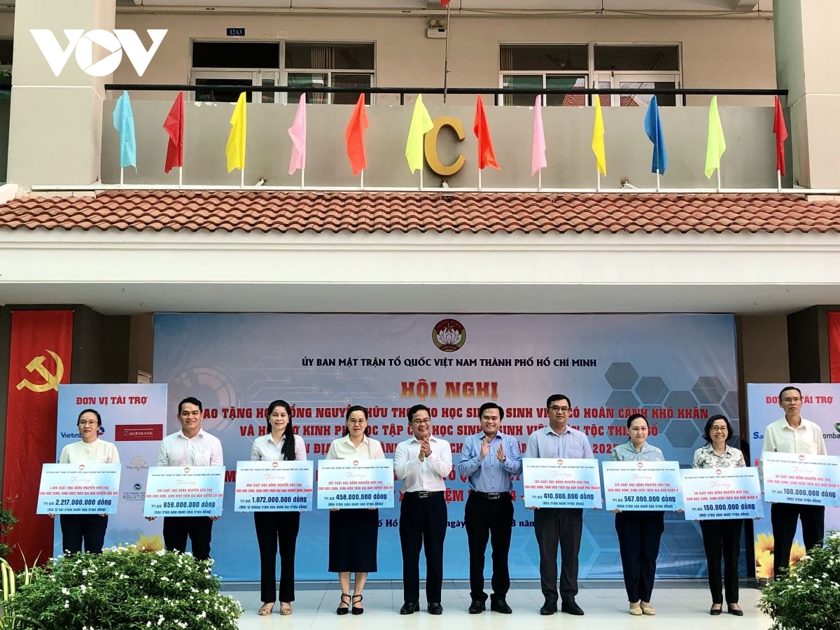 học bổng nguyễn hữu thọ cùng sinh viên, học sinh nghèo vượt khó hình ảnh 5 hoc bong nguyen huu tho cung sinh vien, hoc sinh ngheo vuot kho hinh anh 5