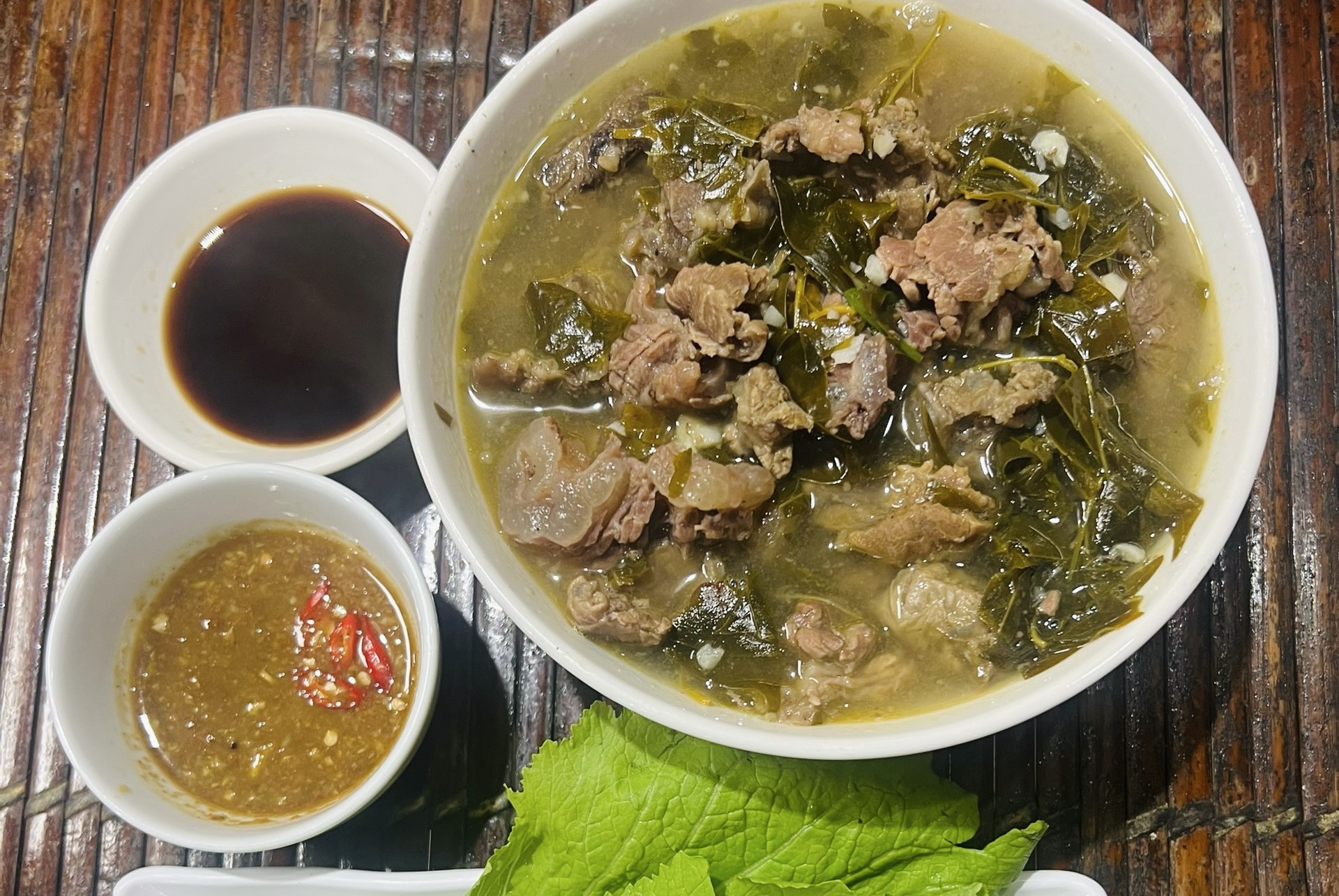 Loại rau rừng Tây Bắc ngon, sạch, lạ muốn đọc phải uốn lưỡi 2 lần, quý như nhân sâm của người Việt- Ảnh 3. Loại rau rừng Tây Bắc ngon, sạch, lạ muốn đọc phải uốn lưỡi 2 lần, quý như nhân sâm của người Việt- Ảnh 3.