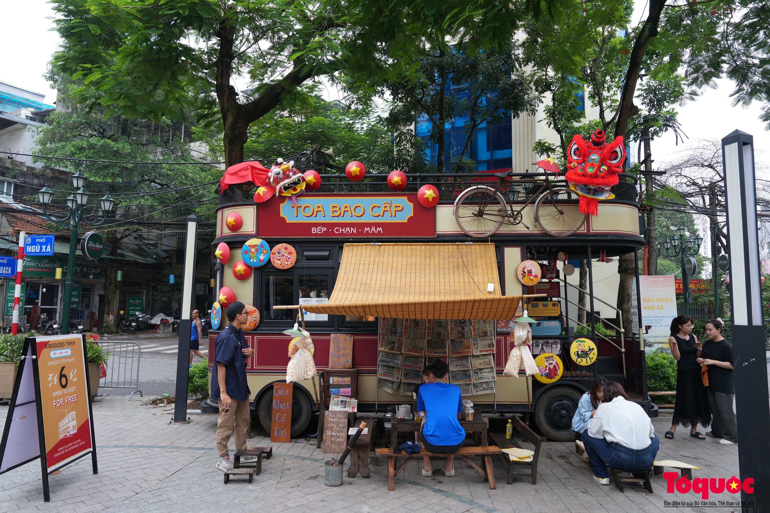 Du khách thích thú khám phá “Toa bao cấp Bếp - Chạn - Mâm” - Ảnh 7. Du khách thích thú khám phá “Toa bao cấp Bếp - Chạn - Mâm” - Ảnh 7.