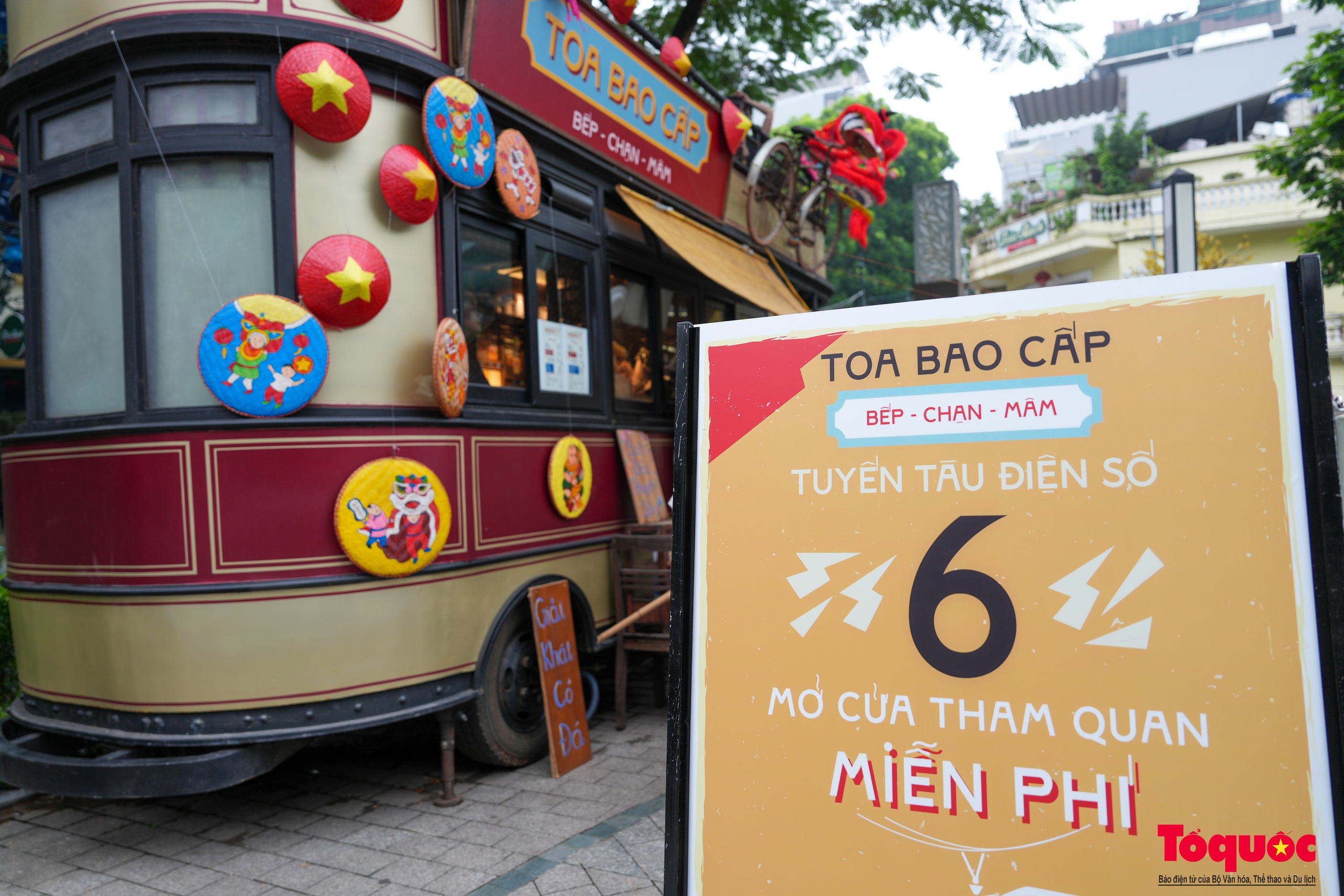 Du khách thích thú khám phá “Toa bao cấp Bếp - Chạn - Mâm” - Ảnh 8. Du khách thích thú khám phá “Toa bao cấp Bếp - Chạn - Mâm” - Ảnh 8.