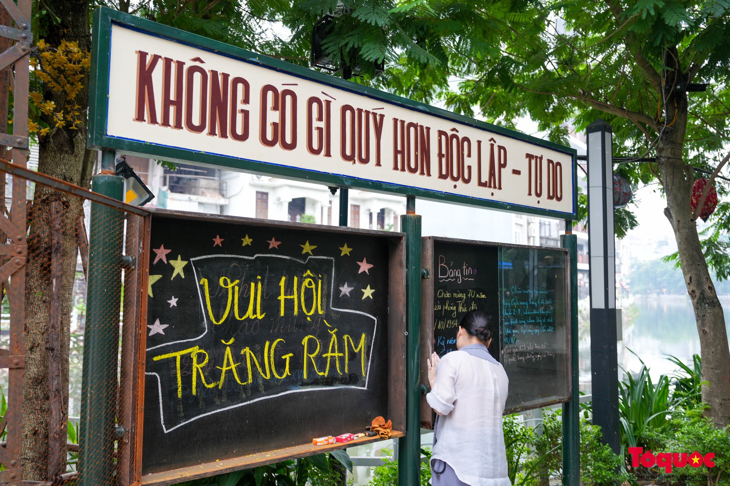 Du khách thích thú khám phá “Toa bao cấp Bếp - Chạn - Mâm” - Ảnh 18. Du khách thích thú khám phá “Toa bao cấp Bếp - Chạn - Mâm” - Ảnh 18.