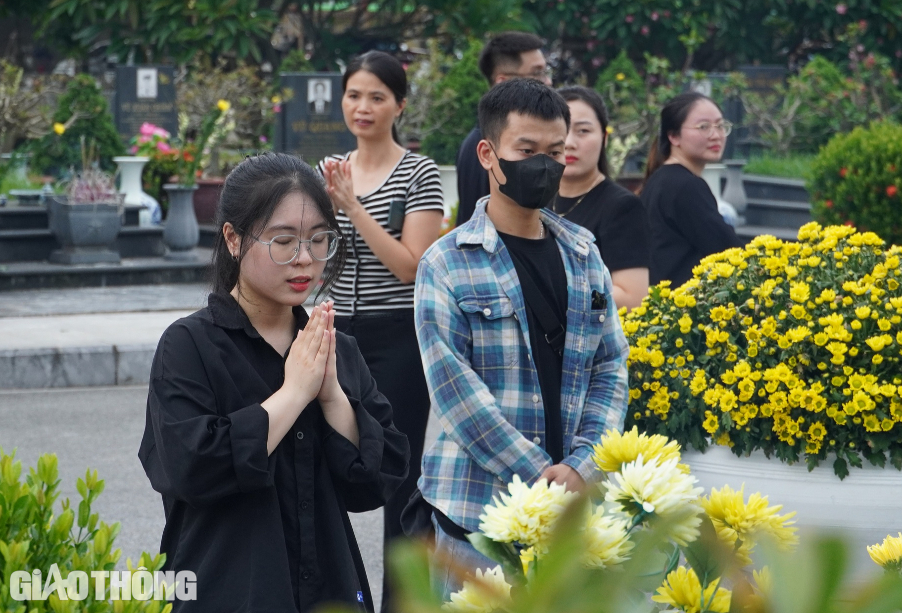 Vượt hơn 1.000km về nghĩa trang Mai Dịch tưởng nhớ Tổng Bí thư Nguyễn Phú Trọng- Ảnh 10. Vượt hơn 1.000km về nghĩa trang Mai Dịch tưởng nhớ Tổng Bí thư Nguyễn Phú Trọng- Ảnh 10.