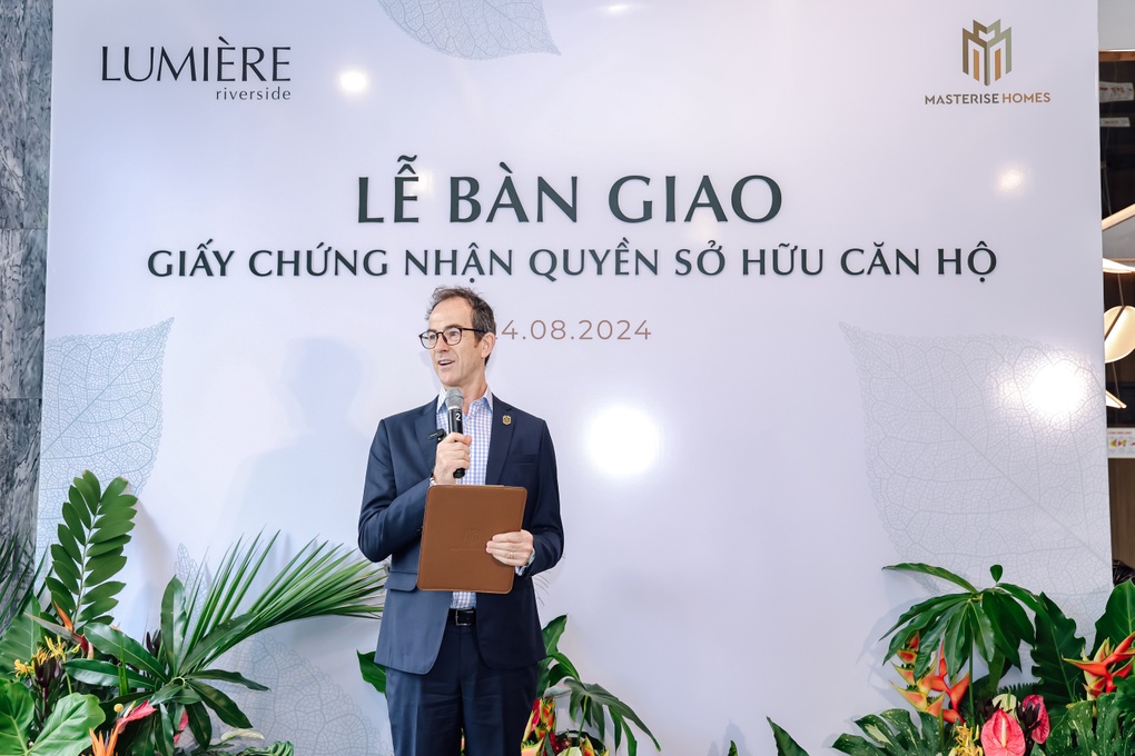 Masterise Homes bàn giao sổ hồng cho cư dân Lumière Riverside theo cam kết - 4 Masterise Homes bàn giao sổ hồng cho cư dân Lumière Riverside theo cam kết - 4