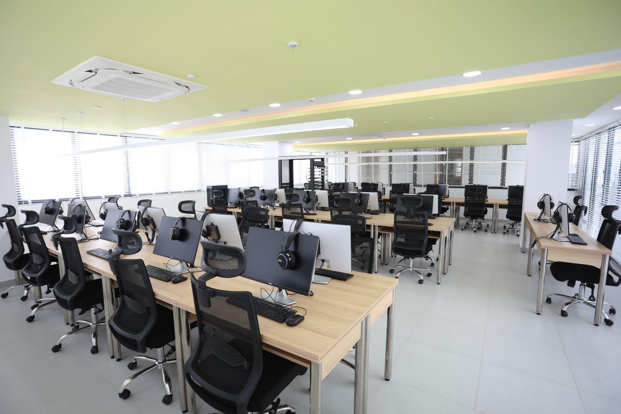 Ngành Khoa học máy tính SIU đạt kiểm định ABET - Hoa Kỳ- Ảnh 2. Ngành Khoa học máy tính SIU đạt kiểm định ABET - Hoa Kỳ- Ảnh 2.