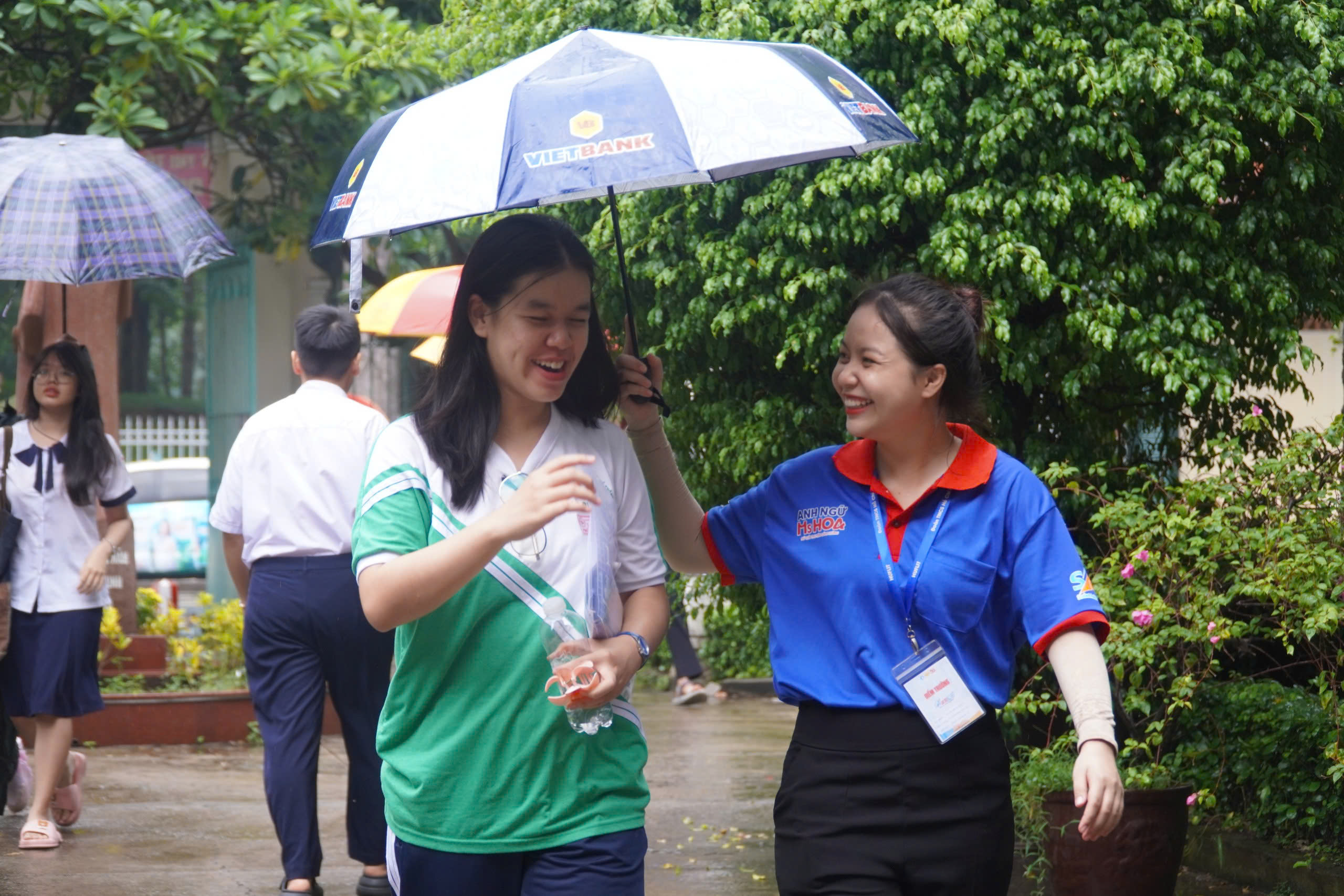 Tiếp sức học sinh, sinh viên khó khăn- Ảnh 2. Tiếp sức học sinh, sinh viên khó khăn- Ảnh 2.