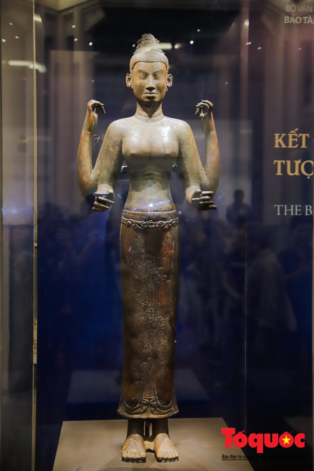 Tượng đồng Nữ thần Durga- cổ vật tiêu biểu, quý hiếm của văn hóa Champa hồi hương - Ảnh 6. Tượng đồng Nữ thần Durga- cổ vật tiêu biểu, quý hiếm của văn hóa Champa hồi hương - Ảnh 6.