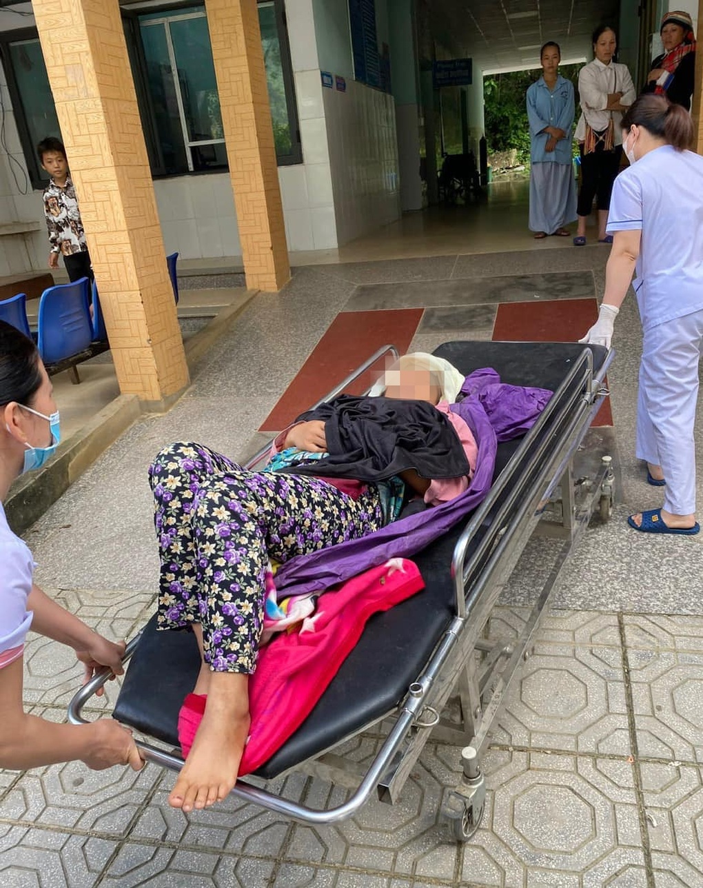 Thai phụ sinh con bên lề đường được nam điều dưỡng tình cờ đi qua đỡ đẻ - 3 Thai phụ sinh con bên lề đường được nam điều dưỡng tình cờ đi qua đỡ đẻ - 3