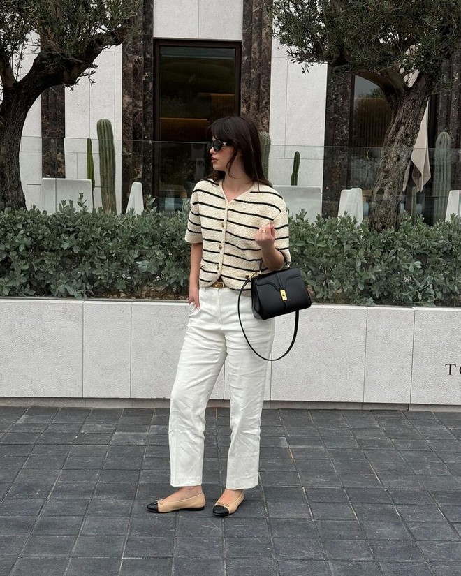 Màu của quần jeans trắng sẽ làm bừng sáng mùa thu 2024- Ảnh 5. Màu của quần jeans trắng sẽ làm bừng sáng mùa thu 2024- Ảnh 5.