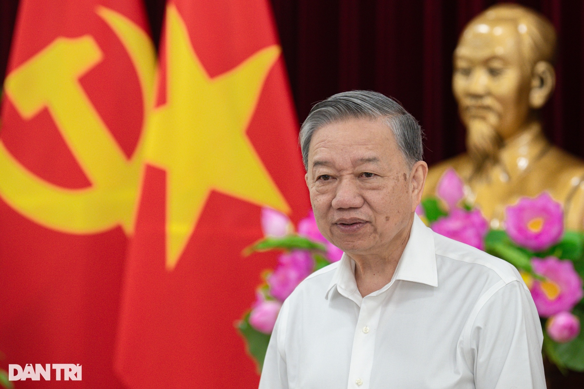 Tổng Bí thư, Chủ tịch nước Tô Lâm thăm và làm việc với Bộ Ngoại giao - 10 Tổng Bí thư, Chủ tịch nước Tô Lâm thăm và làm việc với Bộ Ngoại giao - 10