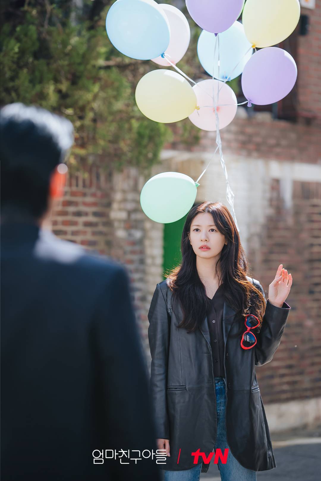 Thời trang trong phim "Love Next Door" đang gây sốt vì đơn giản nhưng rất trẻ xinh - Ảnh 5. Thời trang trong phim "Love Next Door" đang gây sốt vì đơn giản nhưng rất trẻ xinh - Ảnh 5.