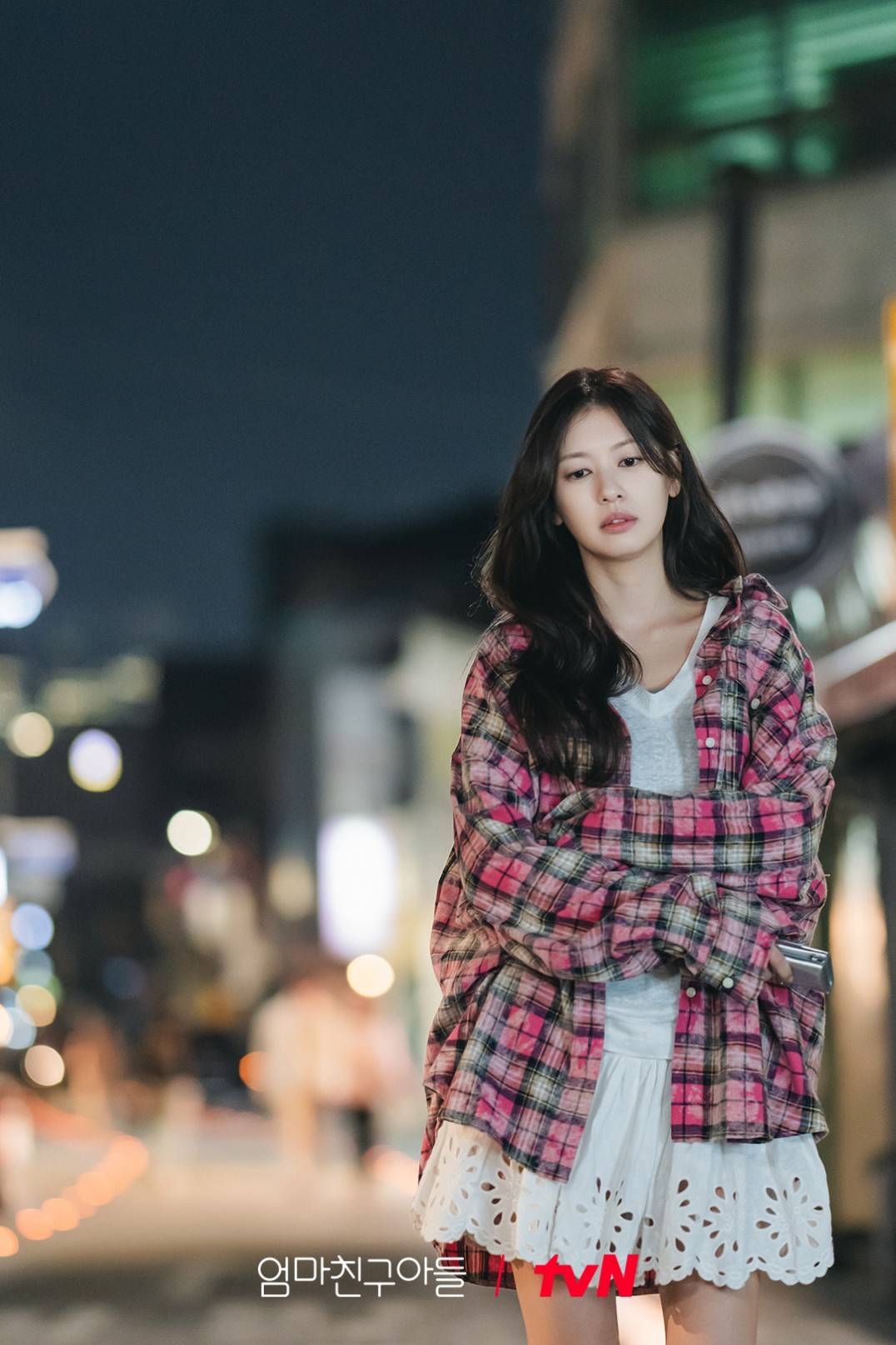 Thời trang trong phim "Love Next Door" đang gây sốt vì đơn giản nhưng rất trẻ xinh - Ảnh 7. Thời trang trong phim "Love Next Door" đang gây sốt vì đơn giản nhưng rất trẻ xinh - Ảnh 7.