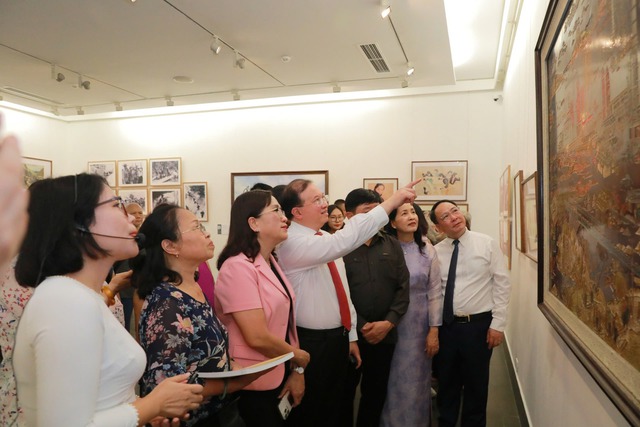Triển lãm tác phẩm mỹ thuật, nhiếp ảnh của các tác giả được tặng Giải thưởng Hồ Chí Minh, Giải thưởng Nhà nước năm 2022 - Ảnh 3. Triển lãm tác phẩm mỹ thuật, nhiếp ảnh của các tác giả được tặng Giải thưởng Hồ Chí Minh, Giải thưởng Nhà nước năm 2022 - Ảnh 3.